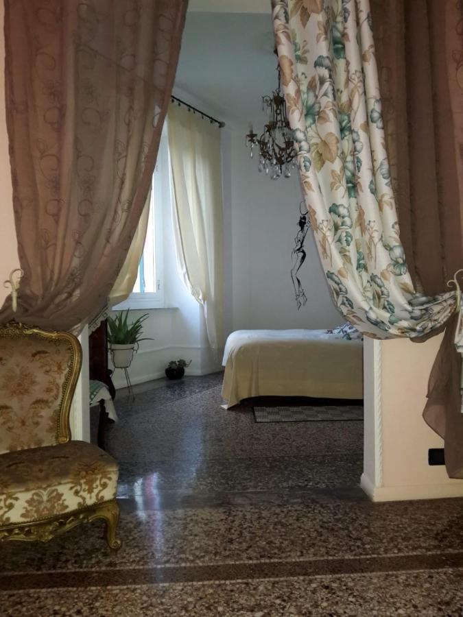 Appartamento In Centro Zona Fiera,Davanti Al Galliera Genoa Bagian luar foto