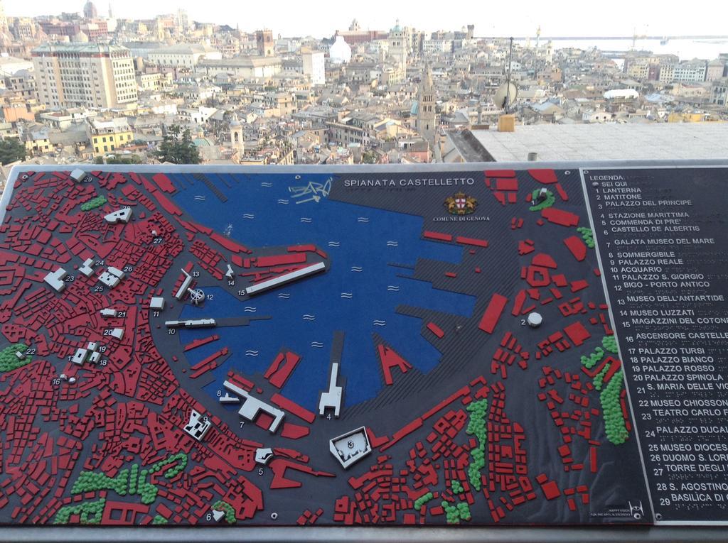 Appartamento In Centro Zona Fiera,Davanti Al Galliera Genoa Bagian luar foto