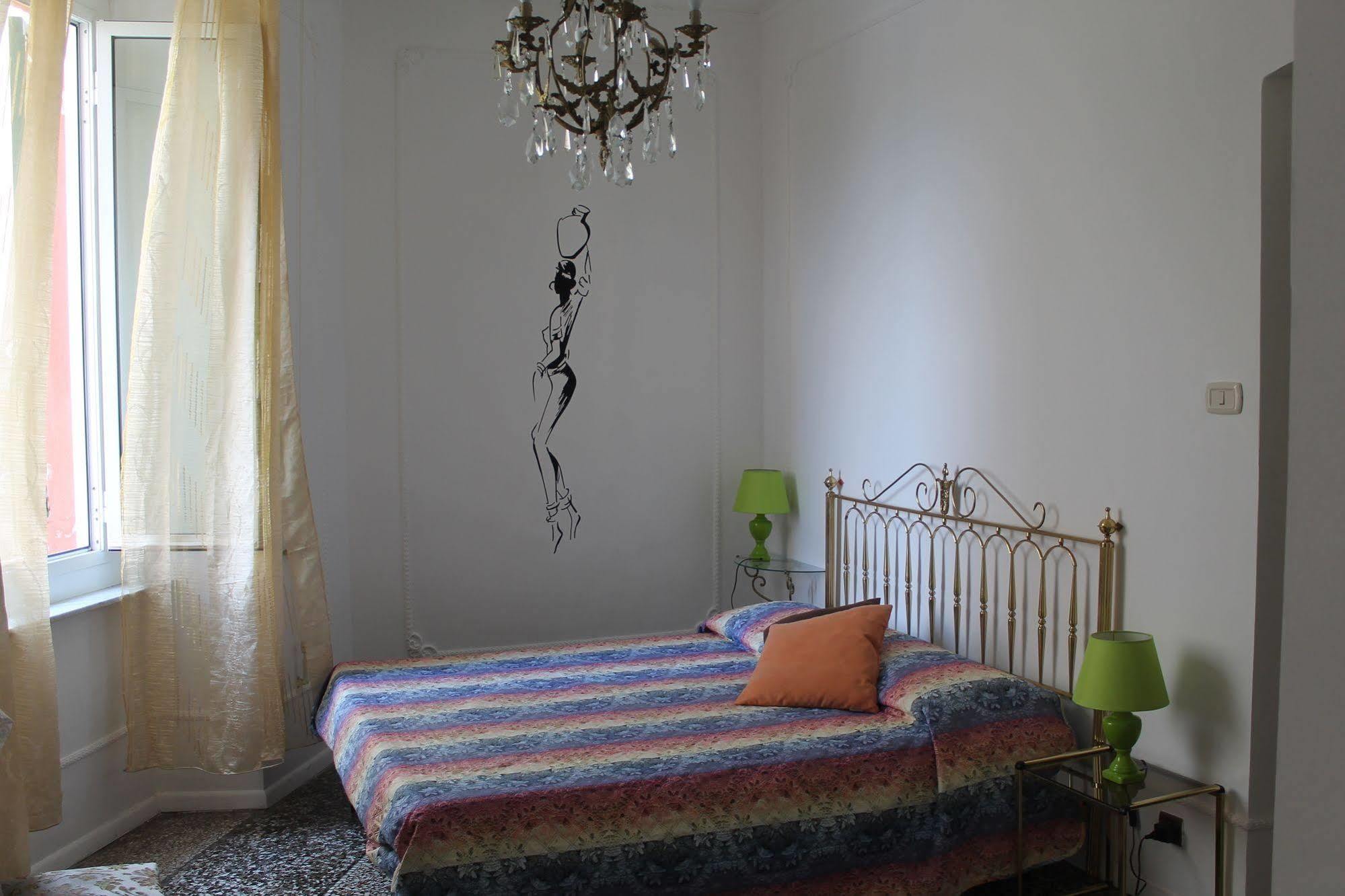 Appartamento In Centro Zona Fiera,Davanti Al Galliera Genoa Bagian luar foto